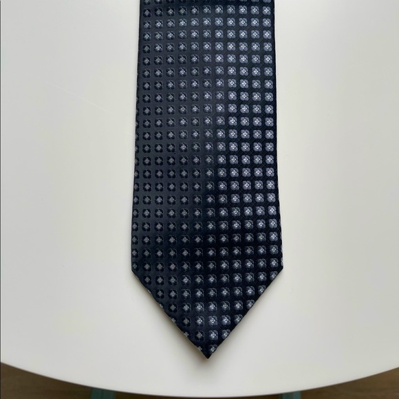 Peter England Tie - Picture 3 of 5